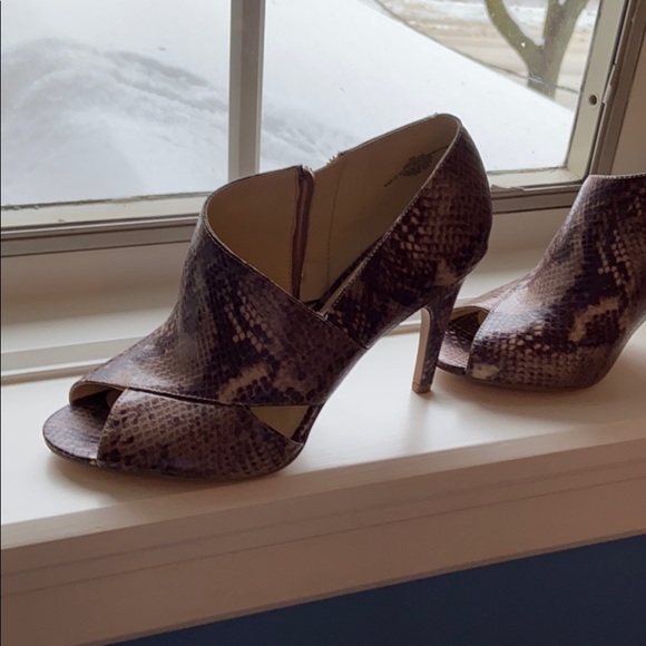 Nine West snake skin heels size 9 - Picture 1 of 3